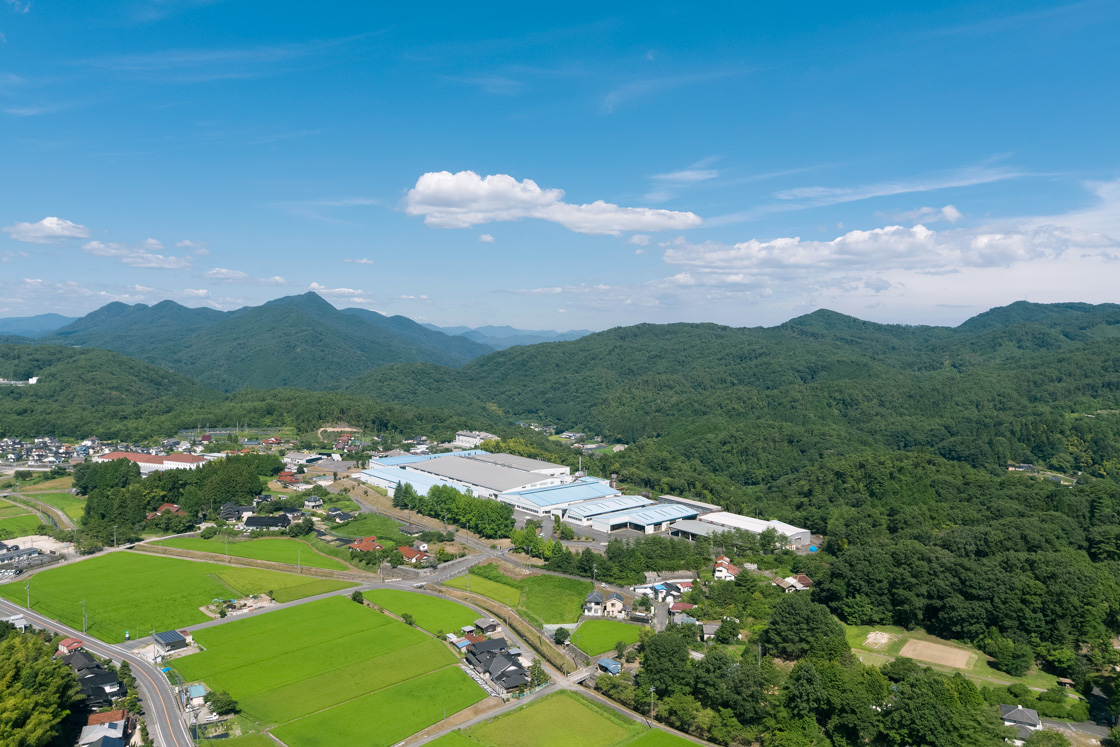 マルニ木工の本社湯来工場の上空写真